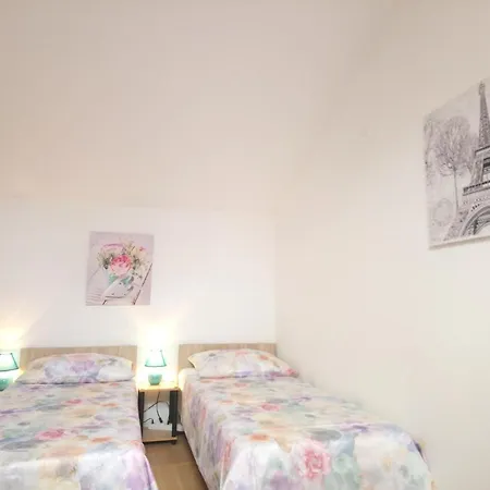 Apartament Alyssa *