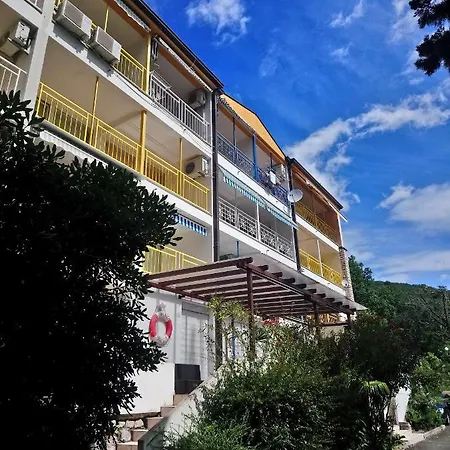 Alyssa Apartament *
