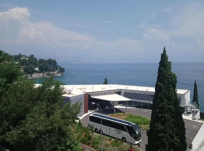 Alyssa Apartment Ičići
