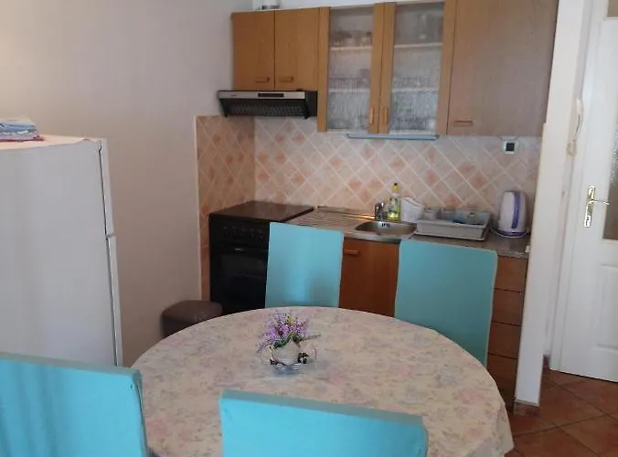 Alyssa Apartment *